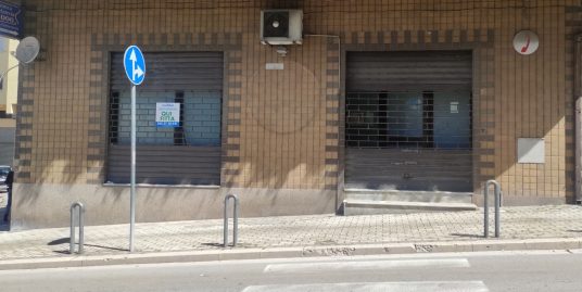 RIONERO-FITTASI LOCALE COMMERCIALE di mq180.Piano rialzato.