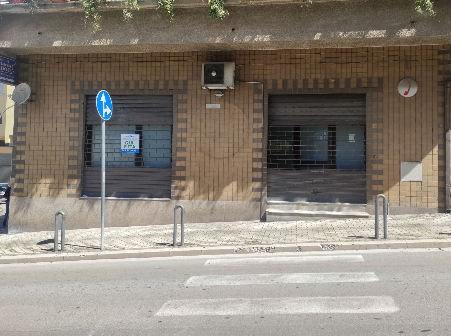 RIONERO-FITTASI LOCALE COMMERCIALE di mq180.Piano rialzato.