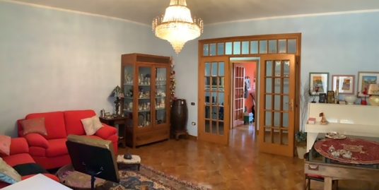 RIONERO- Vendesi Appartamento al 3°piano di mq125 con GARAGE. 5 vani e 2wc.