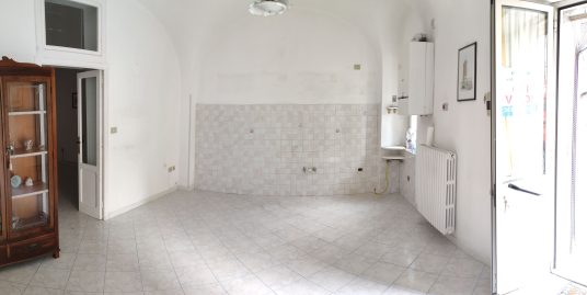 RIONERO-Vendesi Casa Autonoma a piano terra di mq 110. 4 vani e wc.