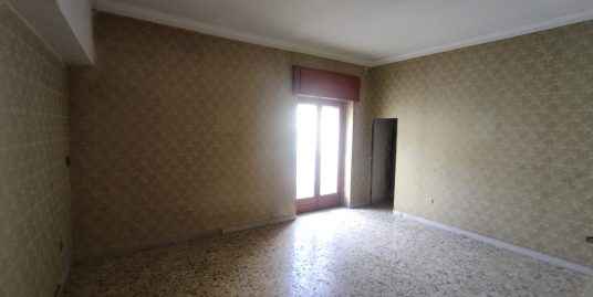 RIONERO-Vendesi APPARTAMENTO di mq 110. 5 vani e wc.
